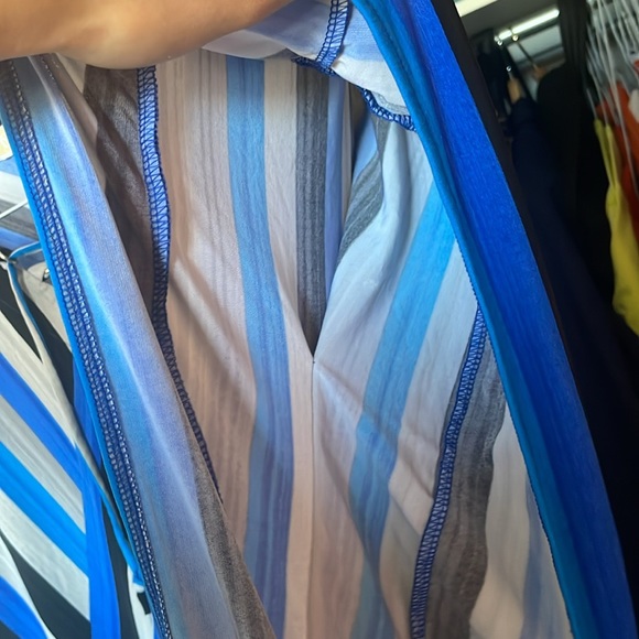 Women’s royal blue, white, black MICHAEL KORS poncho. SIZE M in great condition! - Picture 4 of 5